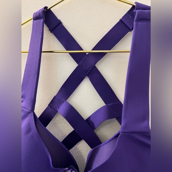 Victoria’s Secret Knockout Front-Close Sports Bra, 38DD - Picture 8 of 9